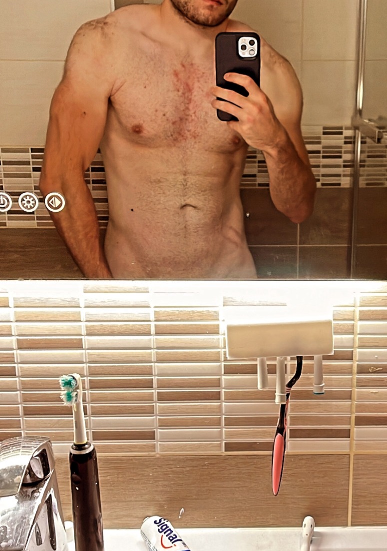 Profil de Rayane, 25 ans, Soiree gay à Ruschein
