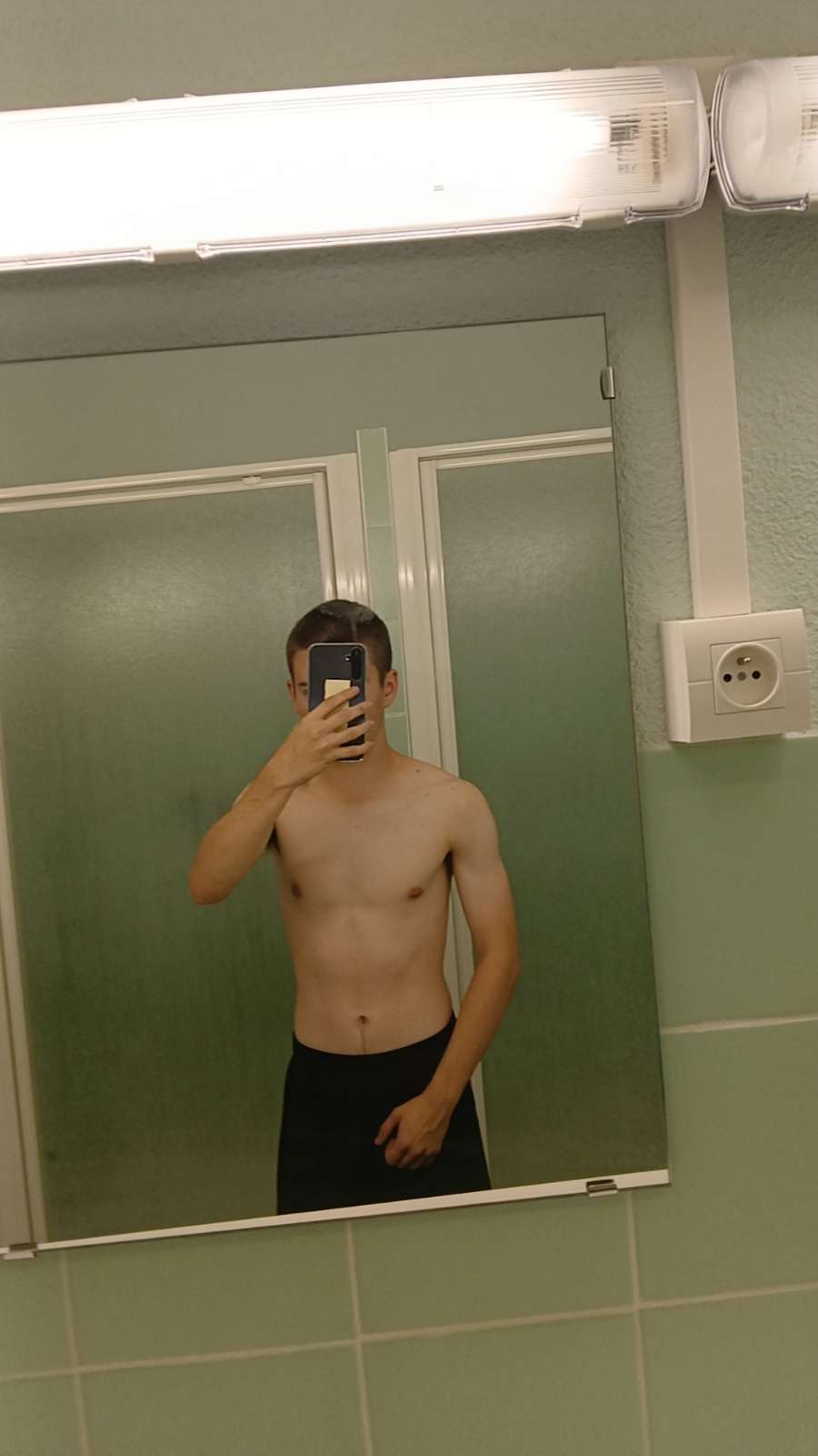 Profil de Mamy, 19 ans, Soiree gay à Longirod