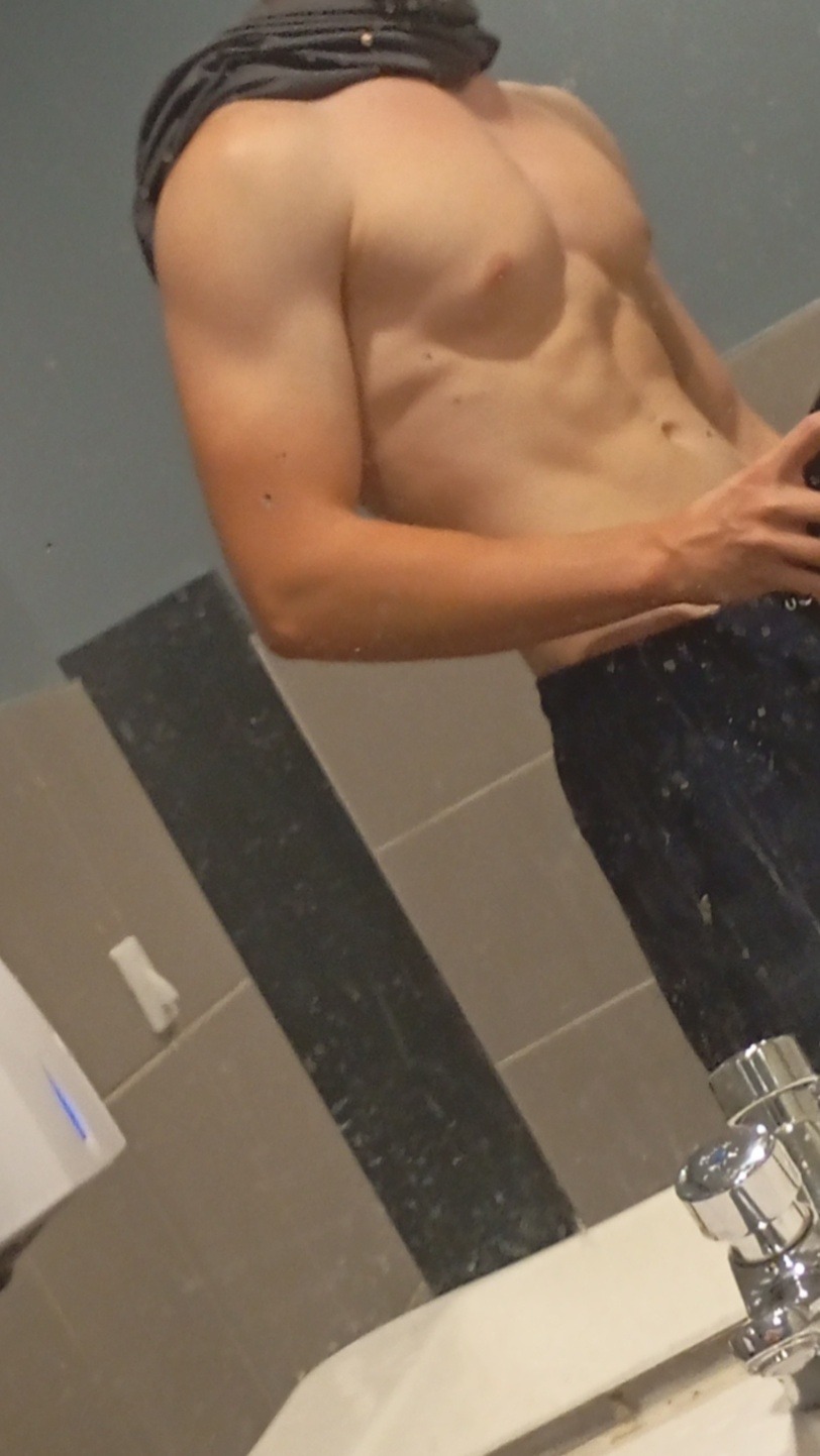 Profil de Tiavina, 19 ans, Soiree gay à Daillon