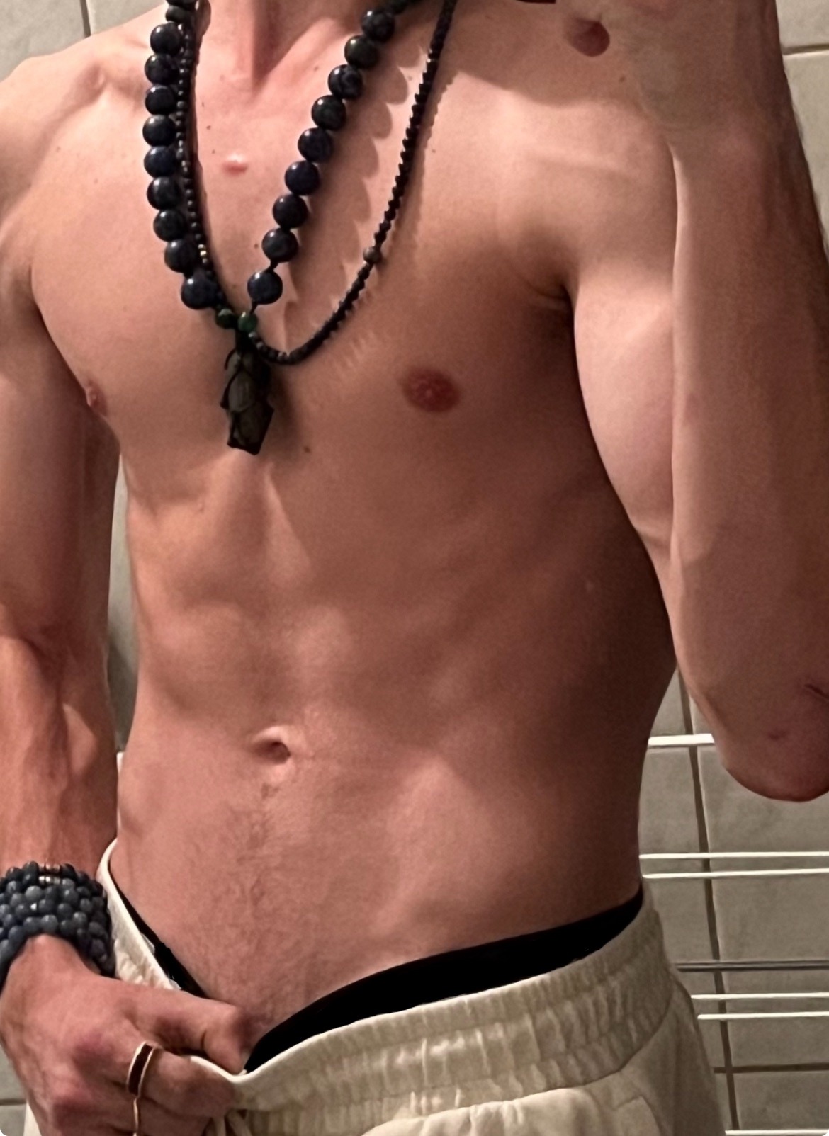 Profil de Yekta, 21 ans, Soiree gay à Grosswangen