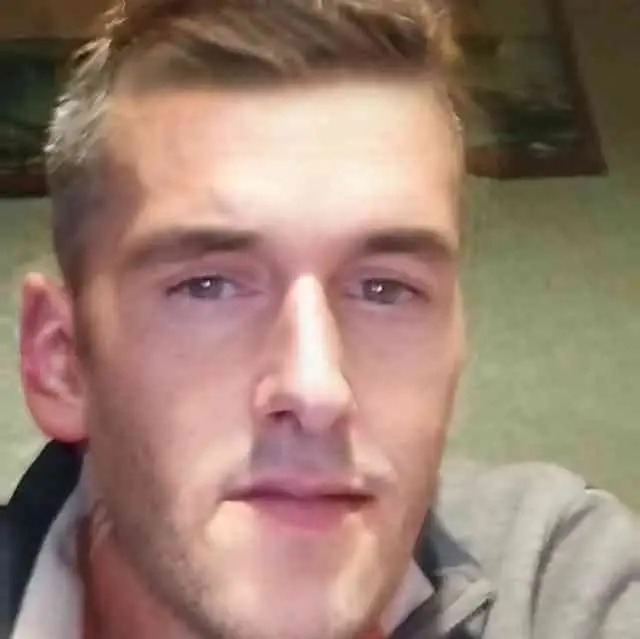 Profil de Verone, 35 ans, Soiree gay à Echallens