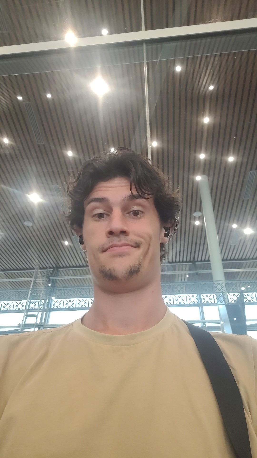 Profil de Moustafa, 22 ans, Soiree gay à Zénauva