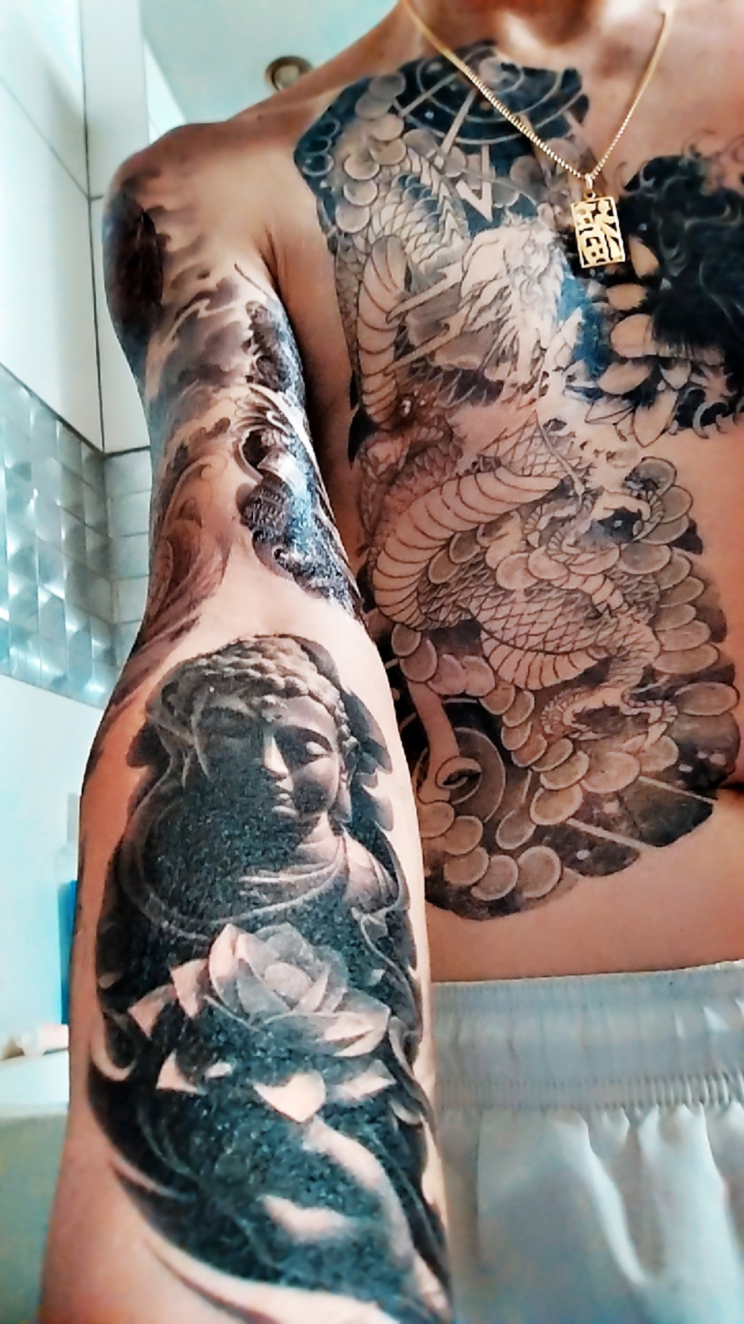 Profil de Nadhir, 32 ans, Soiree gay à Soglio