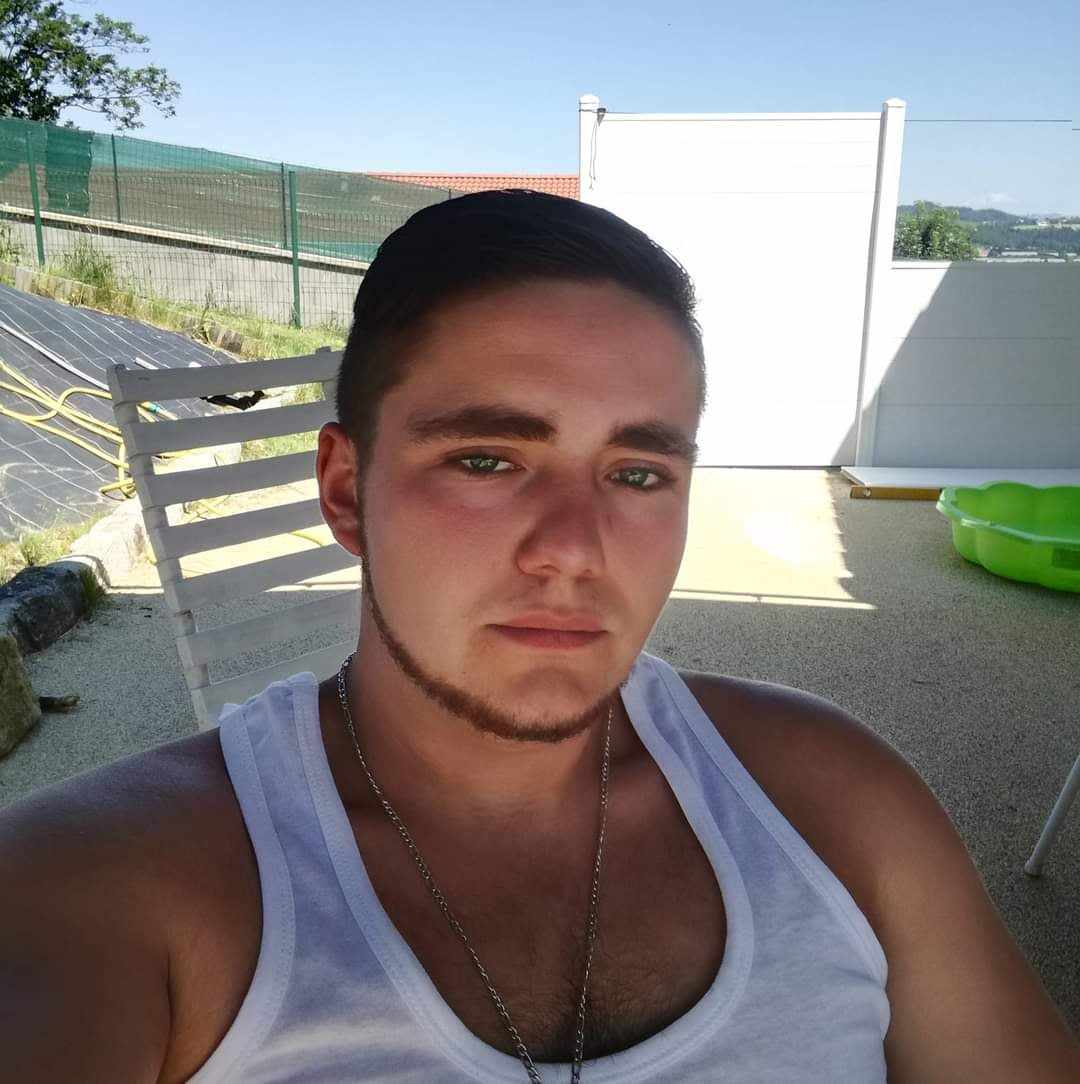 Profil de Nouamane, 27 ans, Soiree gay à Rueun