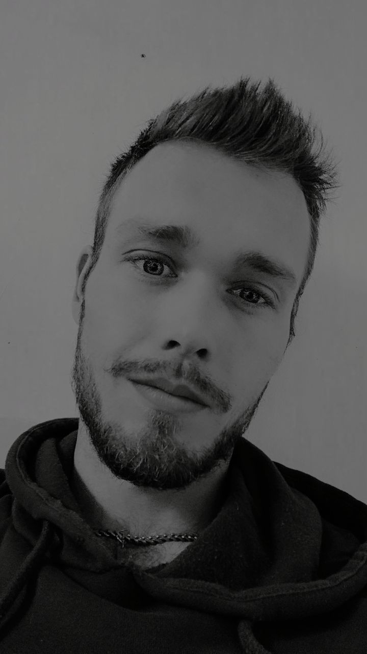 Profil de Salvino, 32 ans, Soiree gay à Obermutten