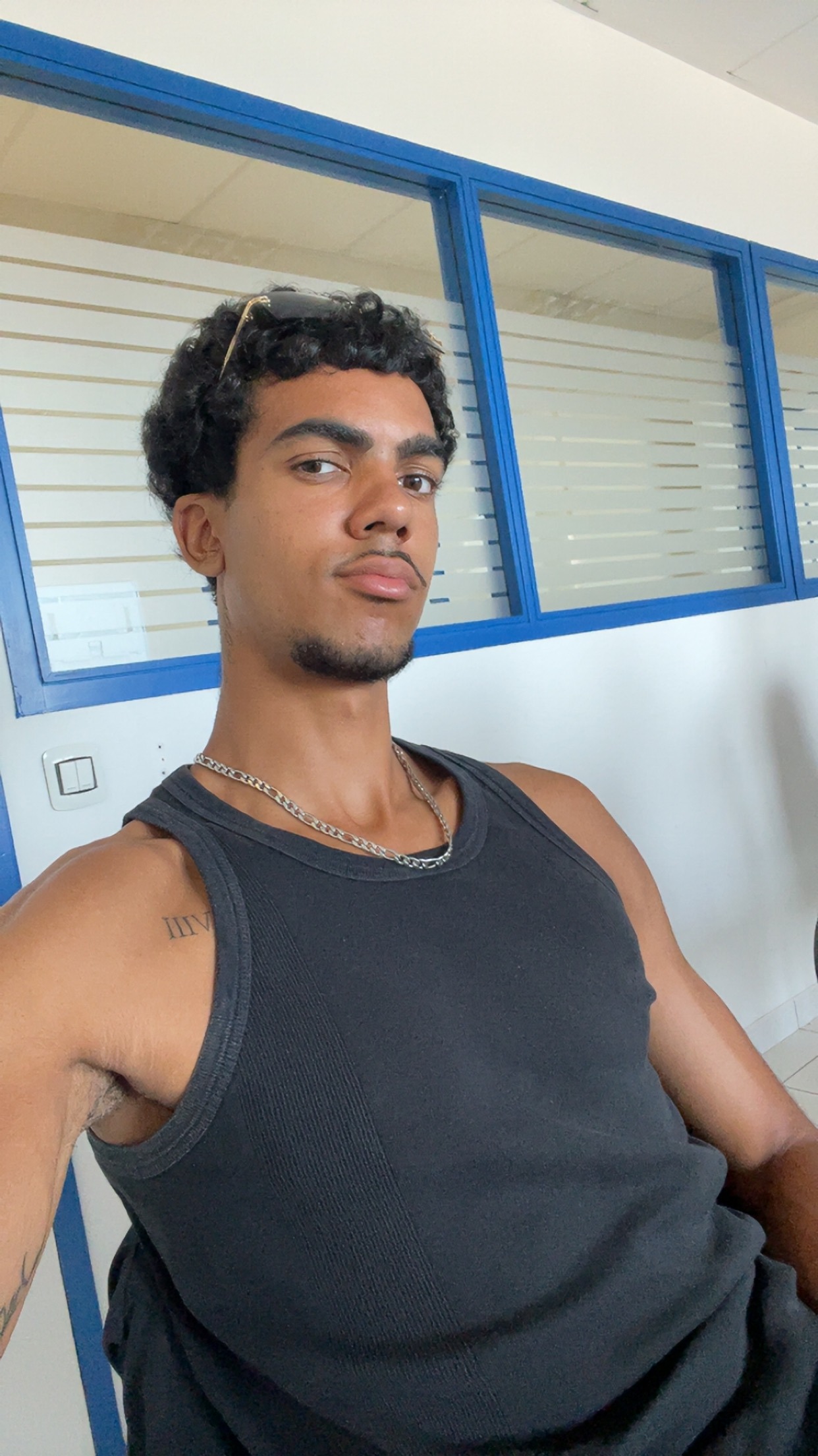 Profil de Mimoun, 19 ans, Soiree gay à Lavin