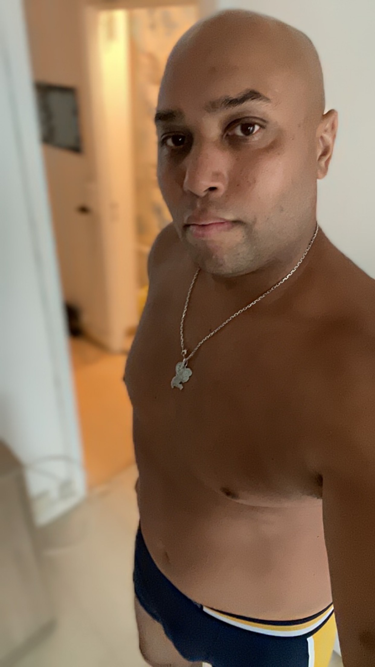 Profil de Yolain, 43 ans, Soiree gay à Berzona