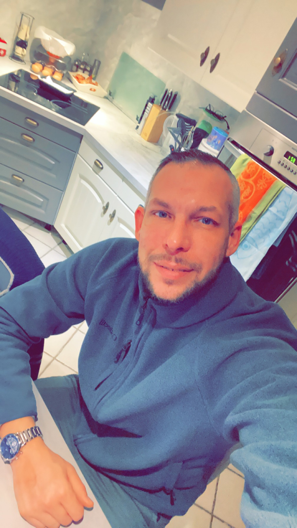 Profil de Niel, 19 ans, Soiree gay à Schmidrüti